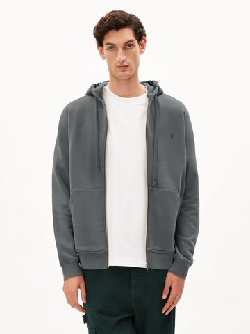 ARMEDANGELS - Sudadera con cremallera 'Saromian' en gris
