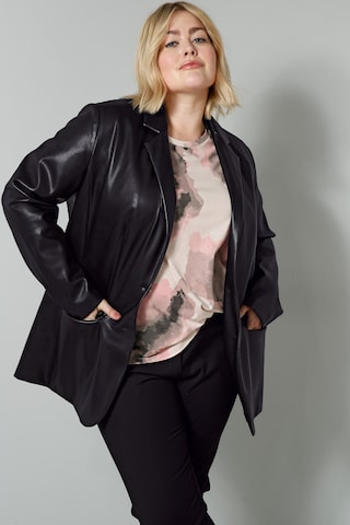 Sara Lindholm Blazer in Black: front