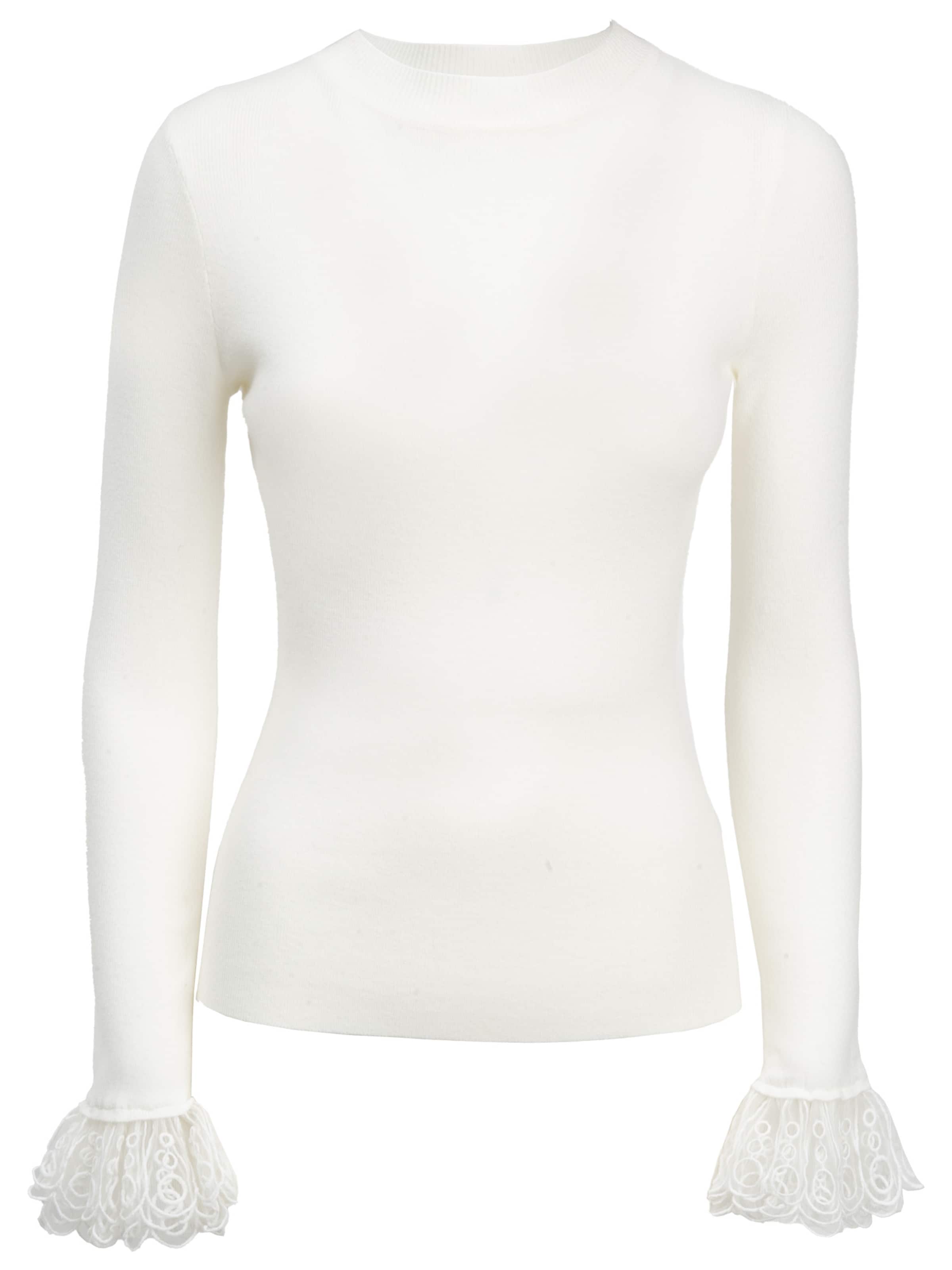 Pulover de la Influencer pe alb: față