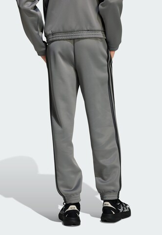 Tapered Pantaloni 'Stadium' di ADIDAS SPORTSWEAR in grigio