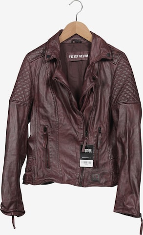 FREAKY NATION Jacke M in Rot: Vorderseite