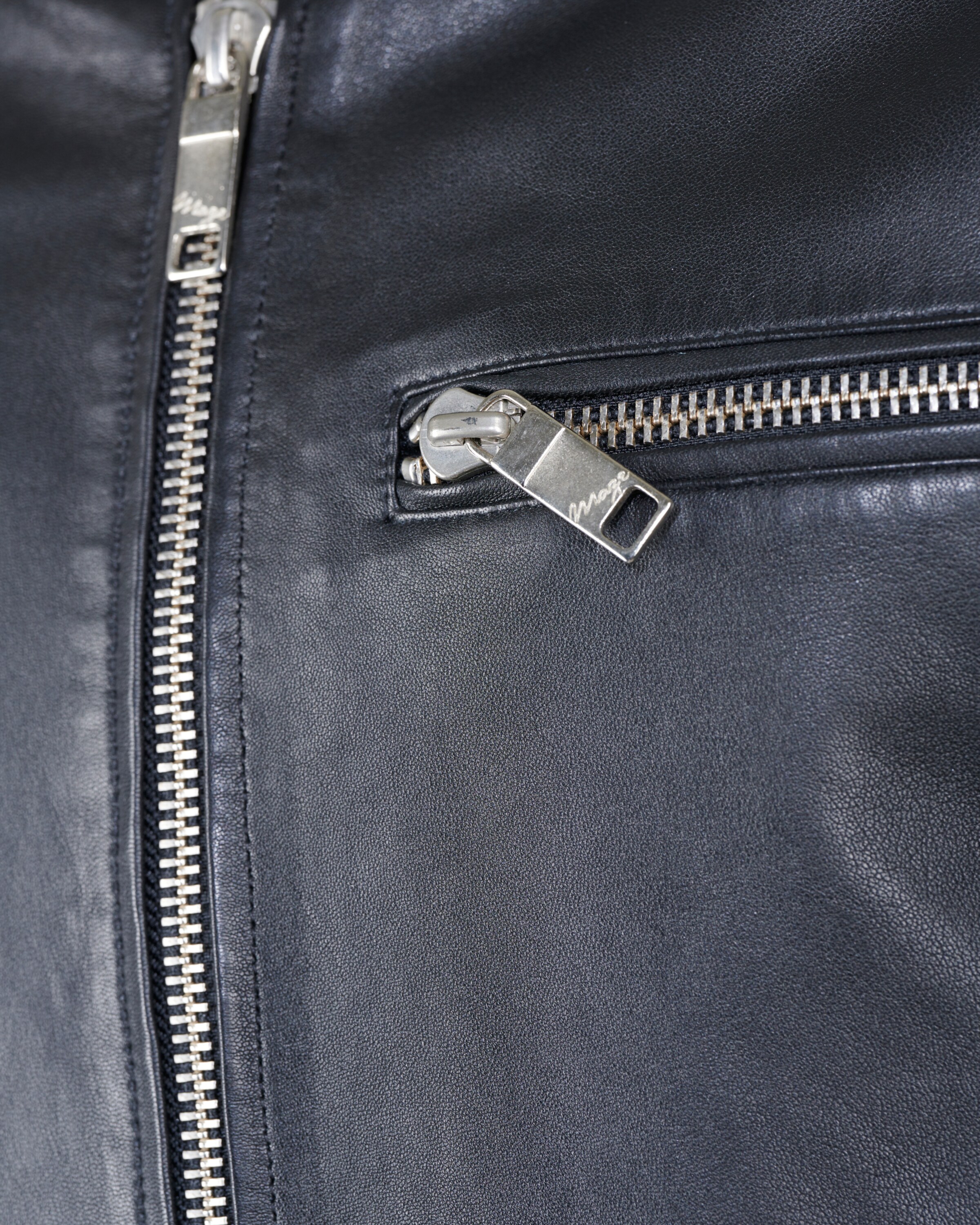 Maze Kevad-sügisjope, värv must