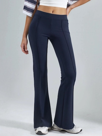 Pantaloni di Busem in blu: frontale