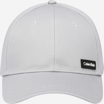 Cappello da baseball di Calvin Klein in grigio