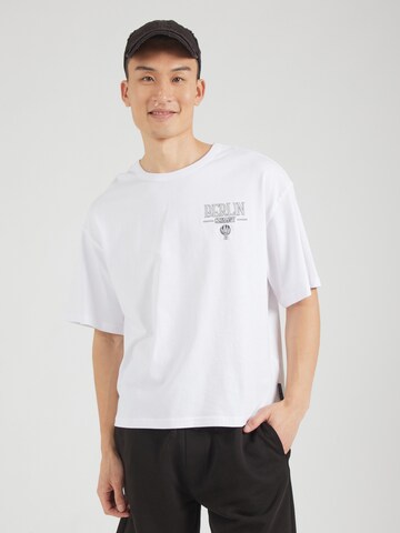 ALPHA INDUSTRIES T-Shirt 'Berlin Candy Bomber' in Weiß