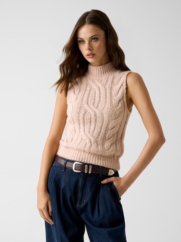GUESS Sweater in Pink: front