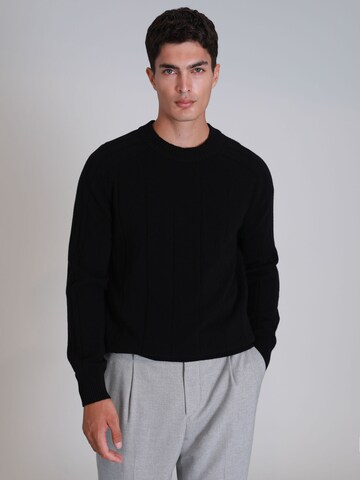 Lufian Sweater in Black