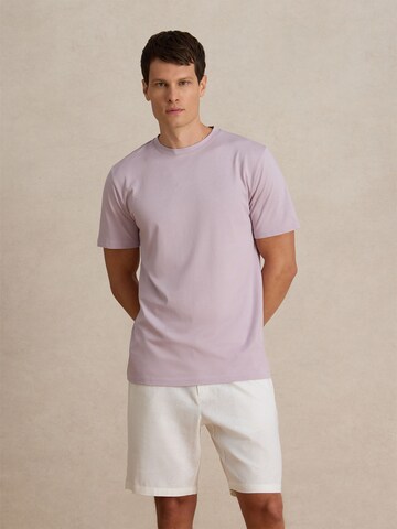 DAN FOX APPAREL - Ajuste regular Camiseta 'Piet' en lila: frente
