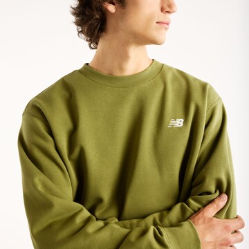 new balance Sweatshirt 'Essentials' in Grün