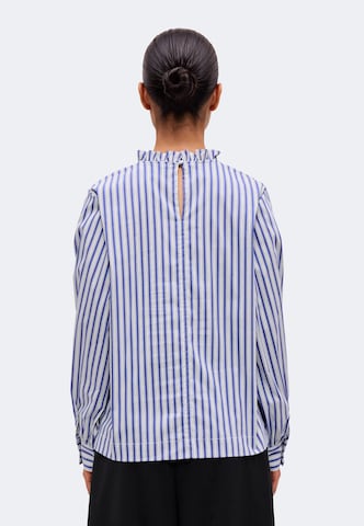 Rich & Royal Blus i blå