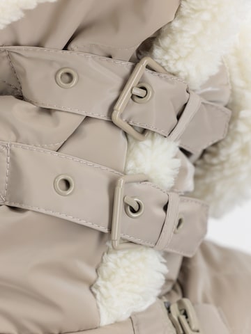 ALPHA INDUSTRIES Winter Jacket 'B3' in Beige