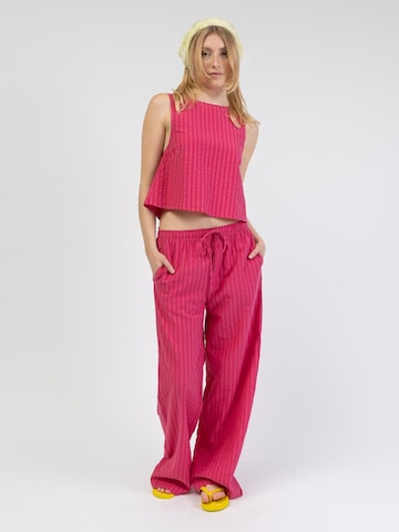 BROKE + SCHÖN Loose fit Pants 'Pink Rot gestreifte Hose' in Pink: front