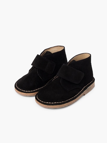 Pisamonas - Botas en negro