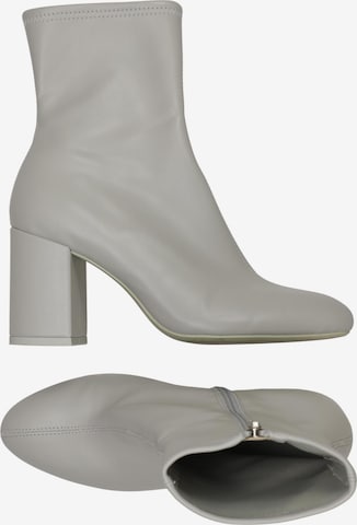 Bershka Dress Boots in 38 in Grey: front