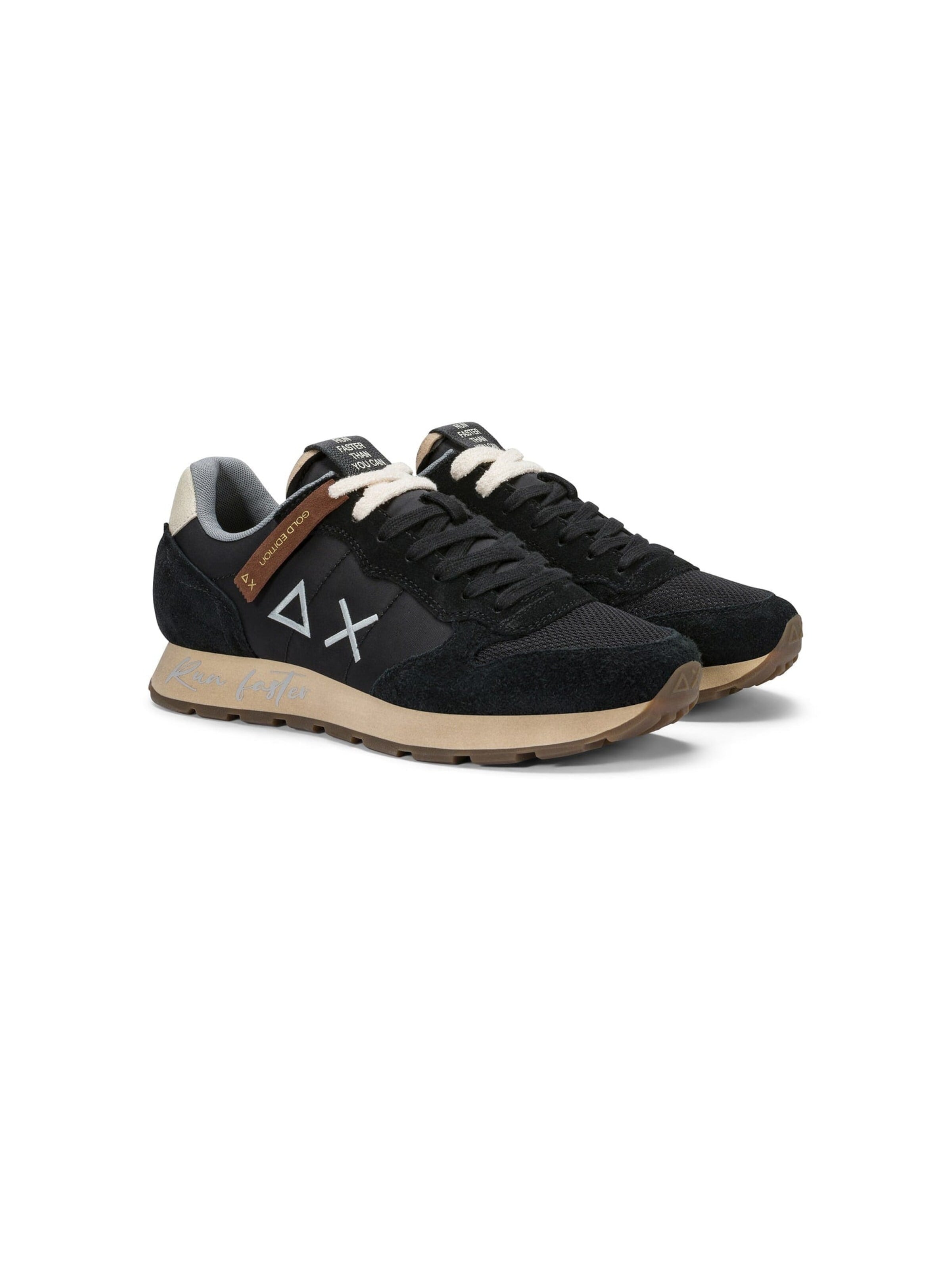 Sneaker bassa 'Men's Tom Vintage Nylon and Suede Sneaker' di SUN68 in nero