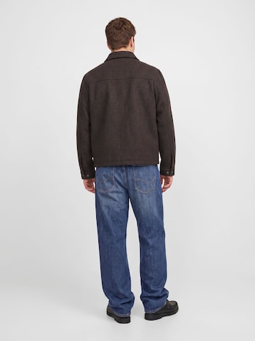 Jack & Jones Plus - Chaqueta de entretiempo 'JPRBLUWakefield' en marrón