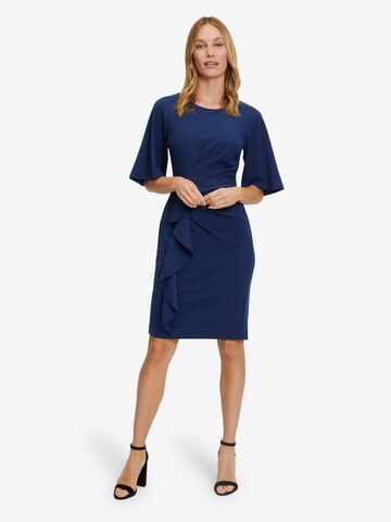 Robe de cocktail Vera Mont en bleu