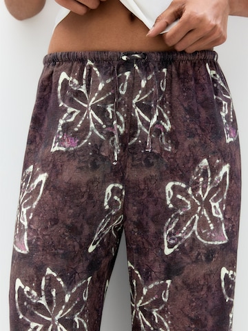 Pull&Bear Szeroka nogawka Spodnie 'HIBISCUS' w kolorze fioletowy