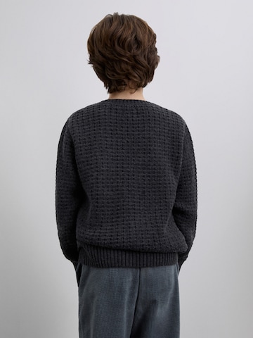 Scalpers Sweater in Grey