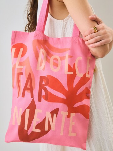 Next Shopper in Pink