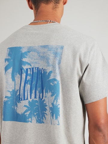 LEVI'S ® Тениска 'Relaxed Graphic Tee' в сиво
