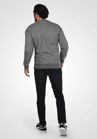 Sweat-shirt 'Henry' BLEND en gris