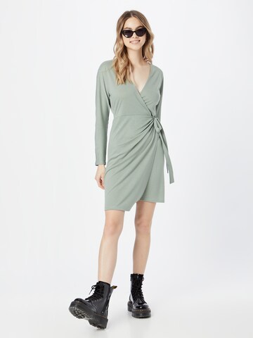 Robe 'Josephina' ABOUT YOU en vert