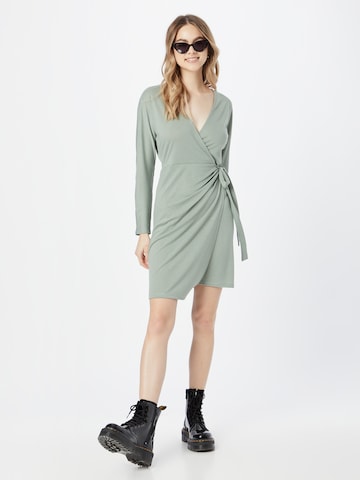 Robe 'Josephina' ABOUT YOU en vert