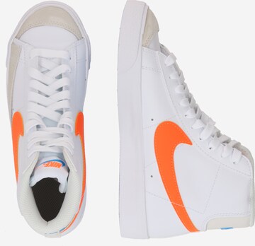 Sneaker 'Blazer 77' di Nike Sportswear in bianco