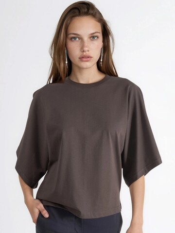 Busem T-Shirt in Braun