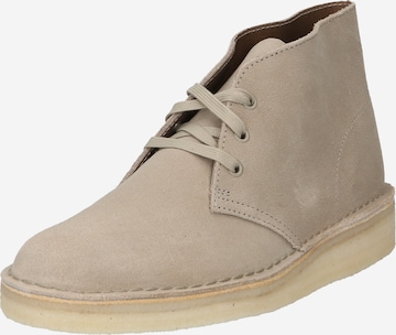 Clarks Originals Chukka Boots 'Desert' in Grijs: voorkant