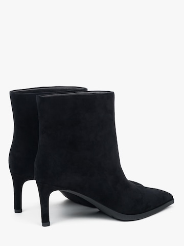 Estro Ankelboots '2636-51' i svart