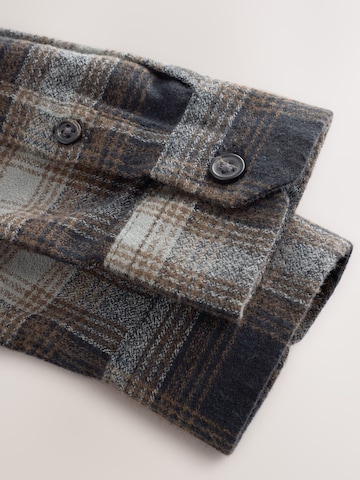 Next - Ajuste regular Camisa en gris