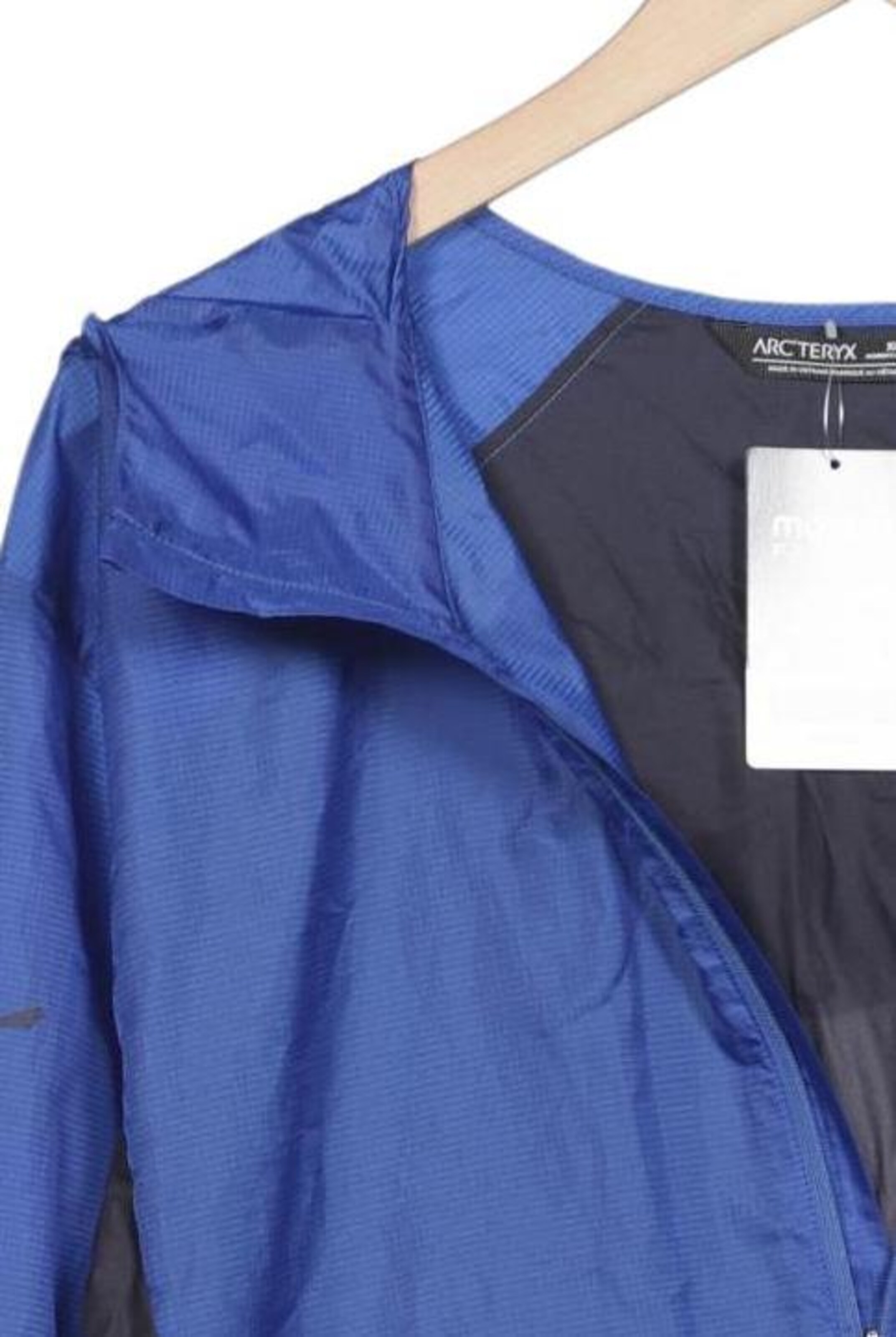 Arcteryx Jacket & Coat in XL in Mixed colors