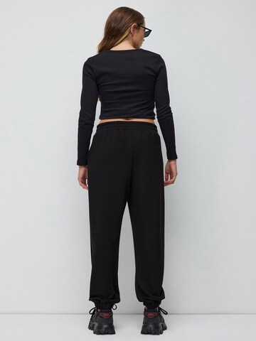 No Matter What Tapered Hose in Schwarz