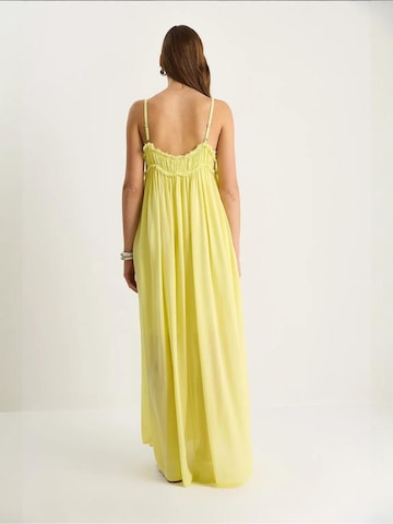 Abito di Bianco Lucci in giallo