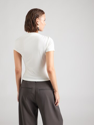 ABOUT YOU Póló 'Cora' - fehér