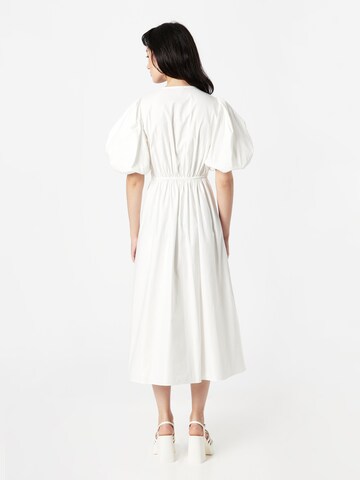 Robe River Island en blanc