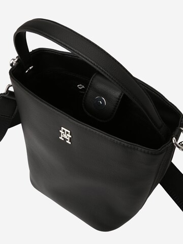 TOMMY HILFIGER Crossbody Bag 'Essential' in Black