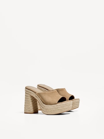 Mule Bershka en marron