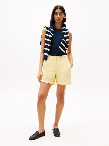 TOMMY HILFIGER Regular Shorts in Gelb