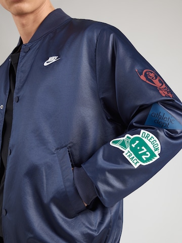 Nike Sportswear Tussenjas 'CLUB VARSITY' in Blauw