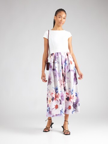 VILA Dress in White: front