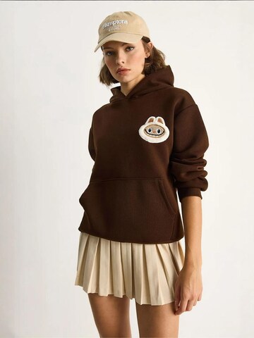 Bianco Lucci Sweatshirt in Bruin: voorkant