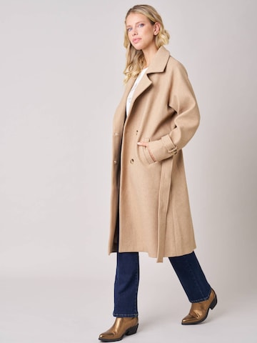 Manteau d’hiver Deeluxe en beige