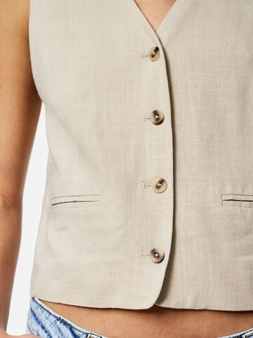 Gilet 'PCVinsty' PIECES en beige