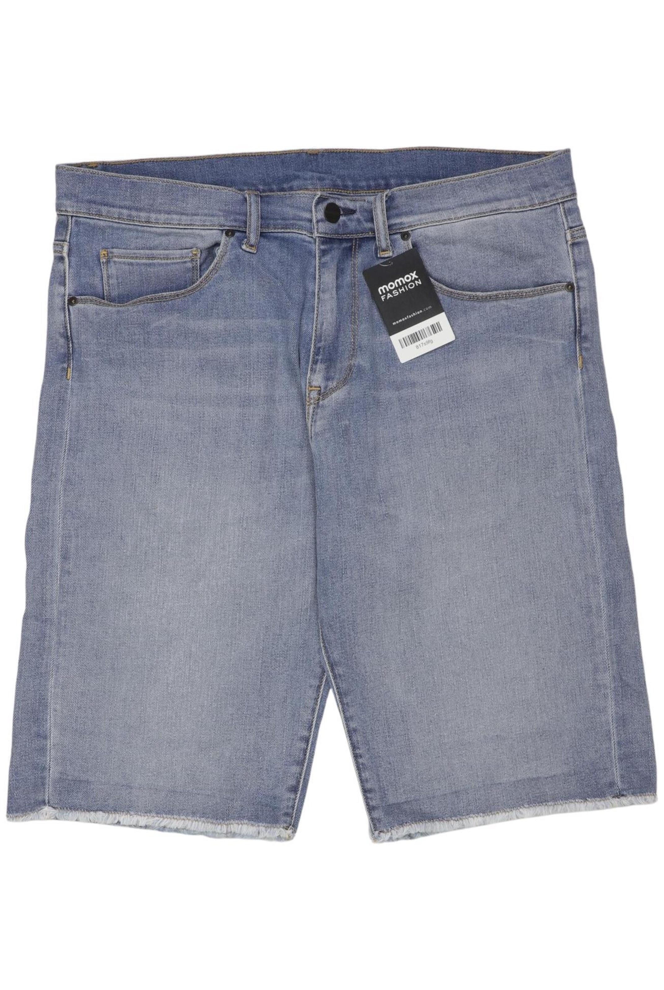 Carhartt WIP Shorts in 33 in Blue: front