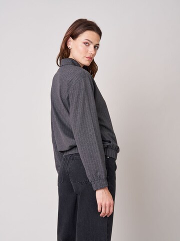 Deeluxe Between-Season Jacket in Grey