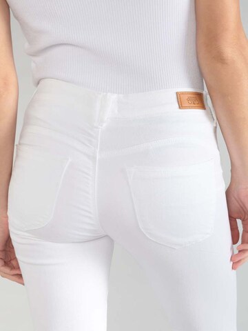 Coupe slim Jean Le Temps Des Cerises en blanc