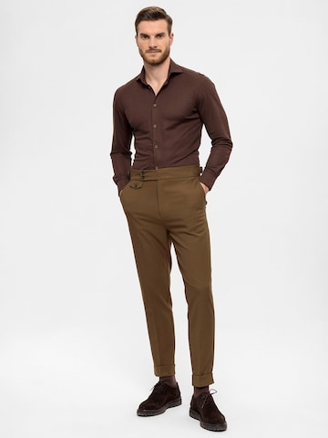 Coupe slim Pantalon Antioch en marron